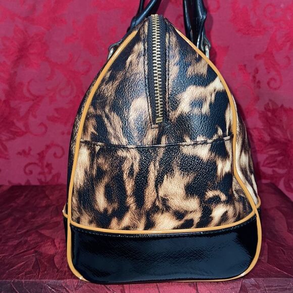 Calvin Klein Leather/Patent Leather‎ Leopard Cheetah print bag - Picture 6 of 16